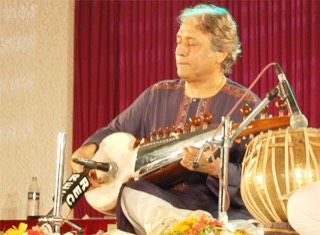 Amjad Ali Khan, Amaan Ali Khan and Ayaan Ali Khan